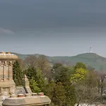 The Arthur Stone Cross Mansion ウルバーストン