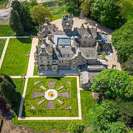 The Arthur Stone Cross Mansion Apartment