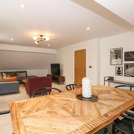 The Arthur Stone Cross Mansion Apartment